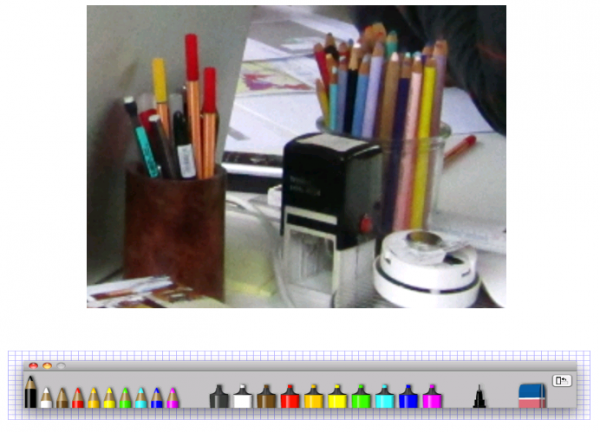 Figure 2. Les pots de crayons de DAN et la palette SketSha®