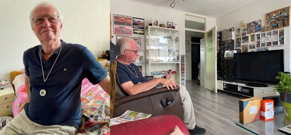 Izquierda: Hans Vernie en su habitación con el cordón con botón de pánico en su cuello. Derecha: Hans en su sala de estar, al fondo se aprecian sus recuerdos hobbies, música y autos a escala. 