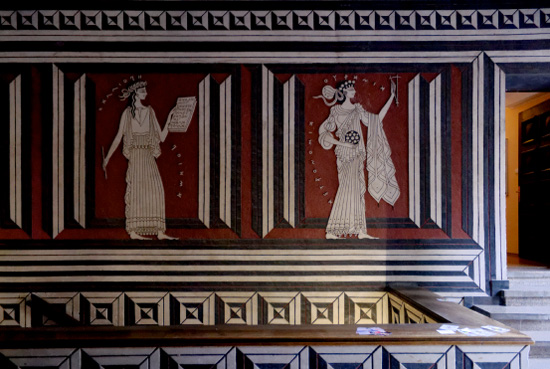 Fig. 65 : Vestibule grec. Fresques des muses. (Photo 587002 MH 2013).