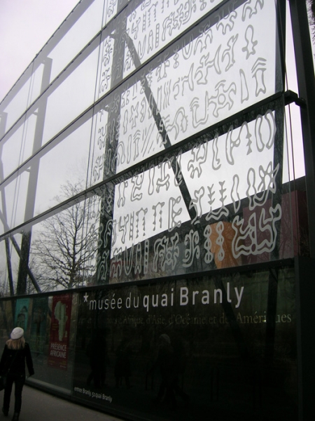 L’entrée du Quai Branly (courtesy Vincenza Del Marco)