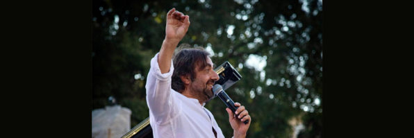 ANDRE MANOUKIAN FAIT CHANTER LA VILLE !