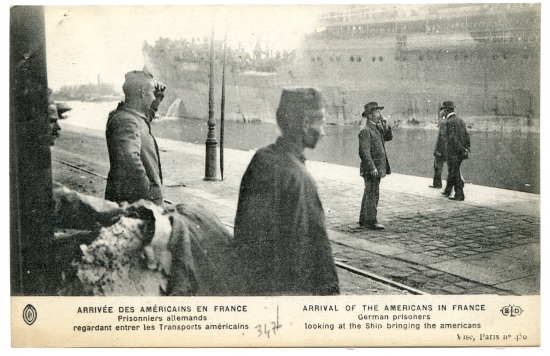 Arrivée des Américains en France - Prisonniers allemands regardant entrer les transports américains