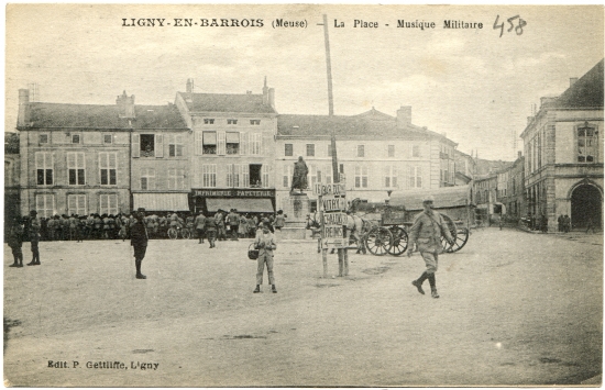 Ligny-en-Barrois (Meuse) - la Place - Musique Militaire