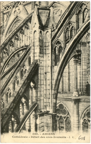 Amiens - Cathédrale - Détail des arcs-boutants