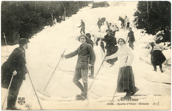 l'Auvergne - Sports d'hiver - Skieurs