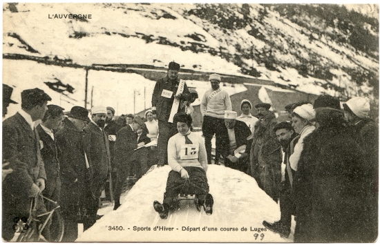 l'Auvergne - Sports d'hiver - Départ d'une course de Luges