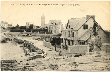 Le Bourg de Batz. - La Plage et la pierre longue (à droite)