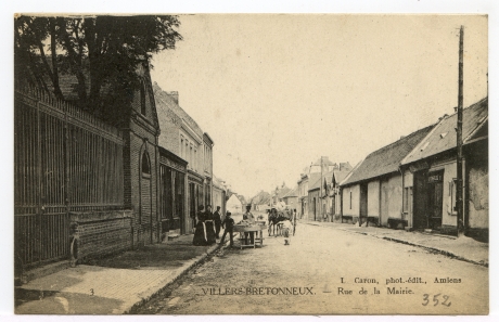 Villers-Bretonneux. - Rue de la Mairie