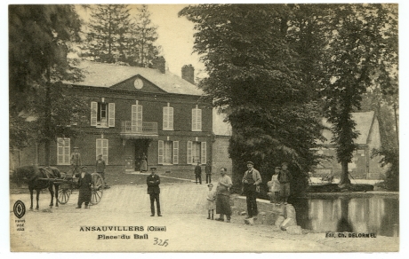 Ansauvillers (Oise) - Place du Bail