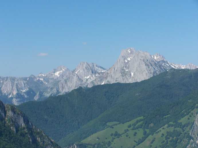 Enlarge cirque_lescun.JPG