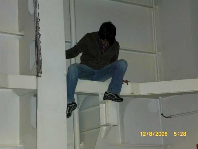 Enlarge Antoprenddelahauteur.JPG