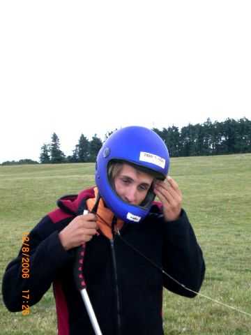 Enlarge Toujoursvoleravecuncasque.JPG