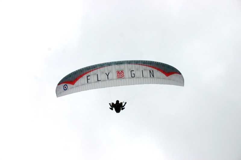 Enlarge Picture091_british_team.jpg