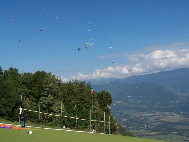 Enlarge Icare2005_FridayTraining.jpg