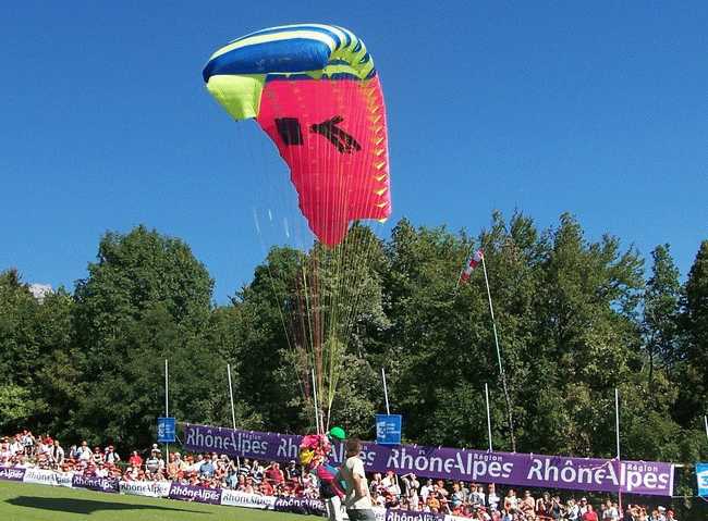 Enlarge Icare2005_OldWing1.jpg