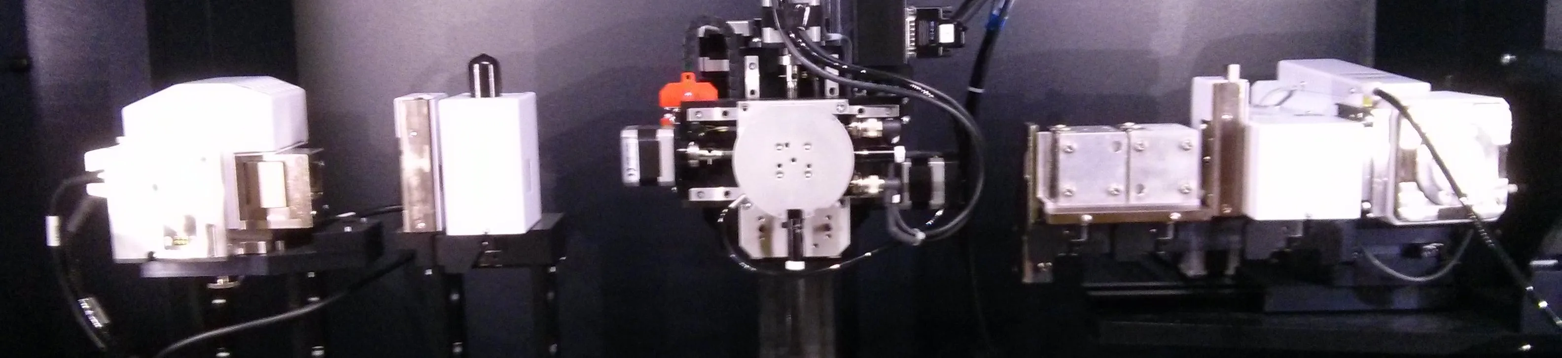Panoramic view of the X-ray diffractometers of the laboratory