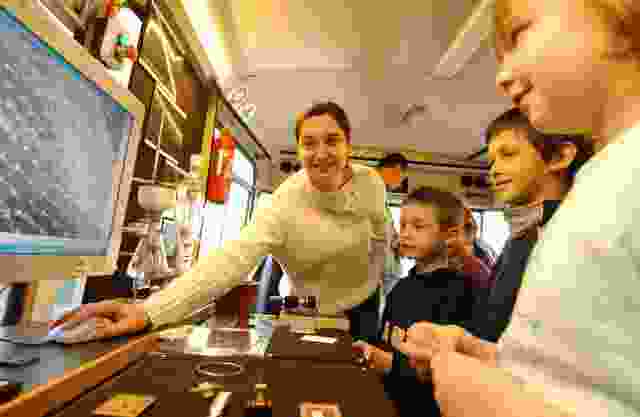 Enlarge aile_de_mouche_au_microscope.jpg