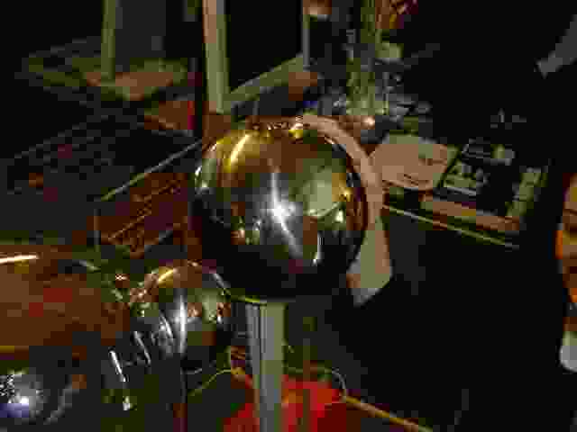 Enlarge generateur_200_000_volts.jpg