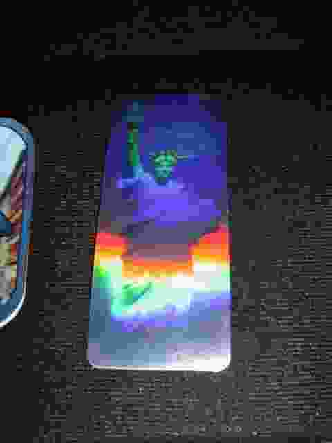 Enlarge hologramme_grave.jpg