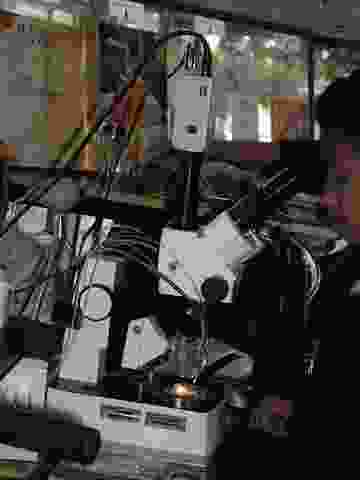 Enlarge microscope.jpg