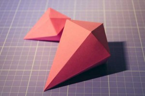 Origami et mathématiques, une rencontre entre artistes et chercheurs