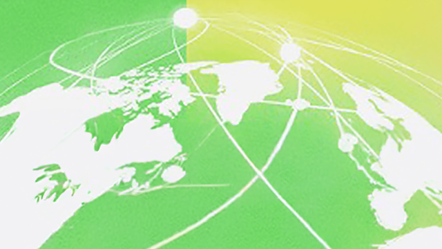 Illustration d’un globe terrestre avec des connexions lumineuses entre différents continents, symbolisant les échanges et la coopération internationale.